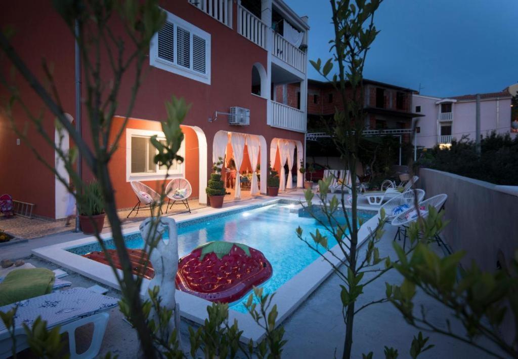 Villa J&J Apartments Residence With Swimming Pool Podstrana Eksteriør billede